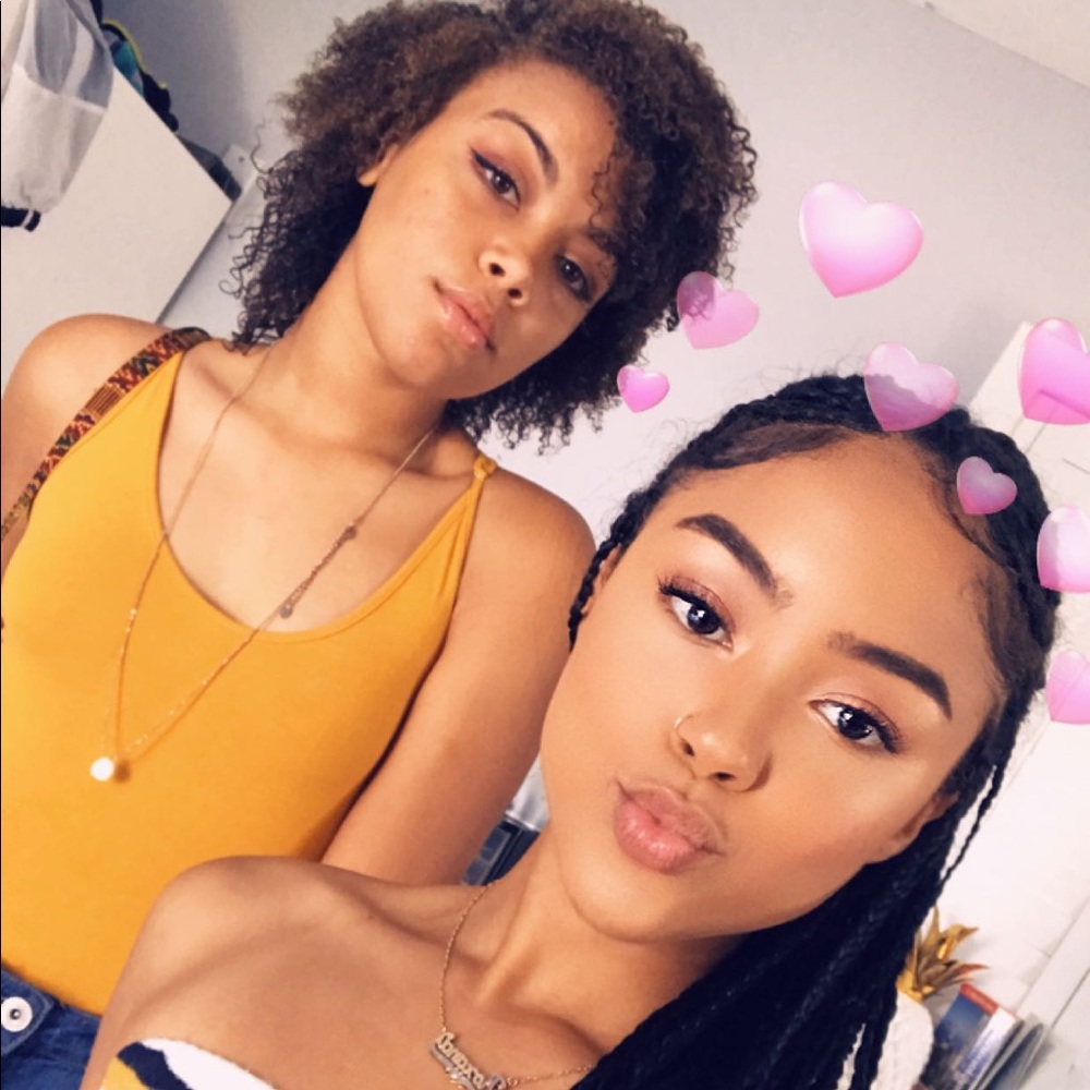 Meet your Posher, Roxana